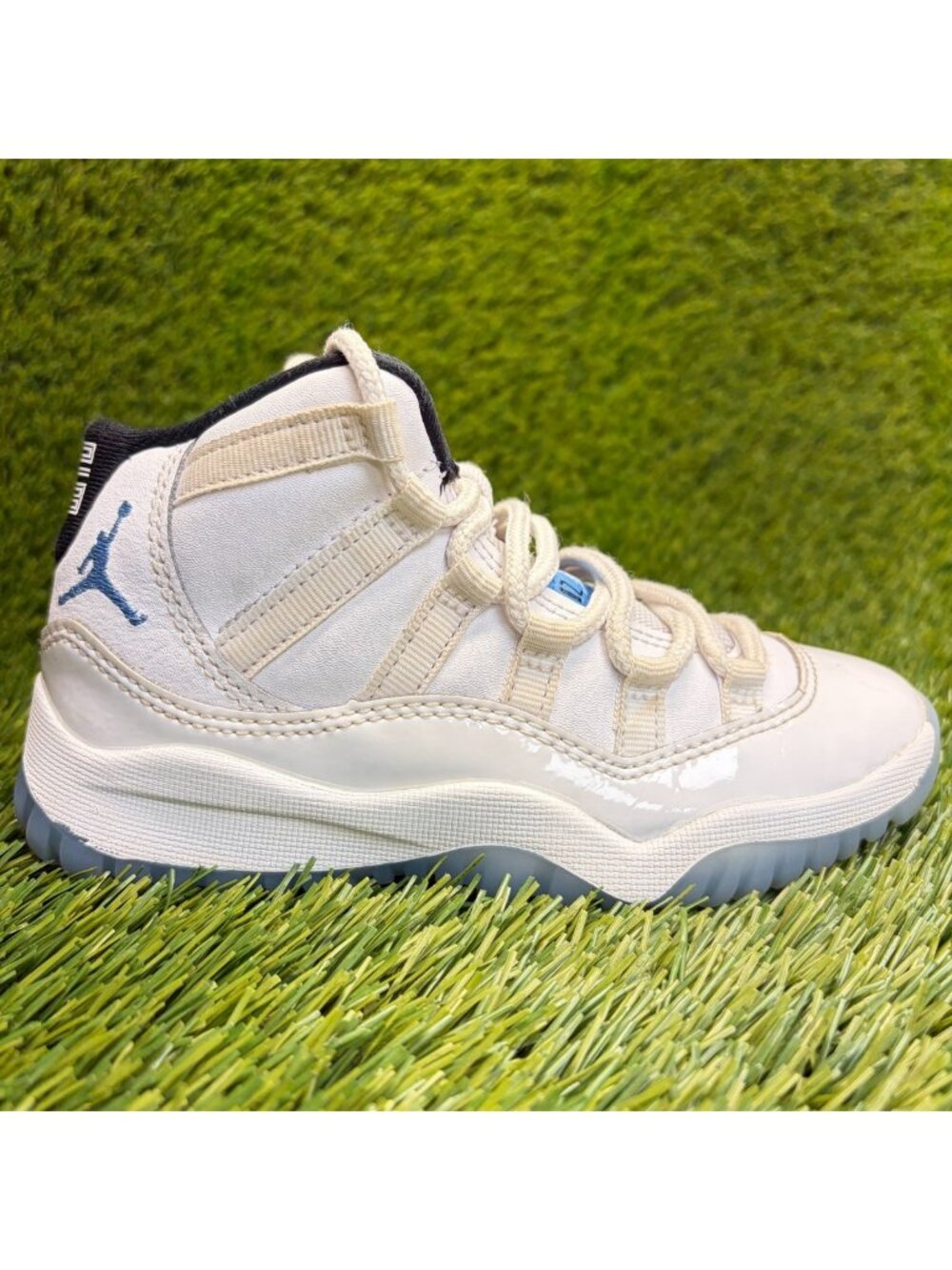 Nike Air Jordan 11 Retro Boys Size 11C White Blue Basketball Shoes Sneakers